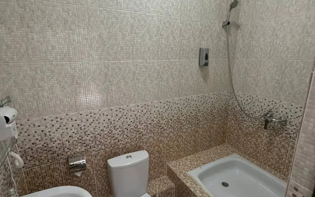 Mazhor Hotel
