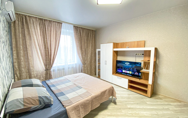 Kvartira s Panoramnym Balkonom v Novom Mikrorajone nedaleko ot Vyezda iz Goroda