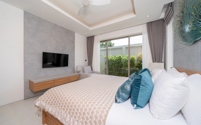Luxury villa Bangtao with a Tropical Garden Villa
