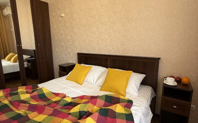 Ryadom S Kreschenskim Parkom Flat