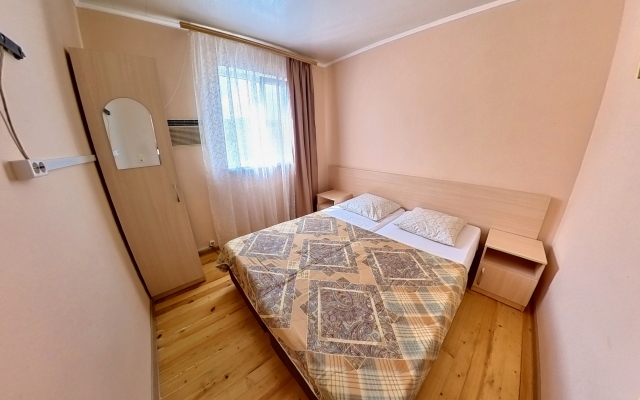 Yuzhny Guest House