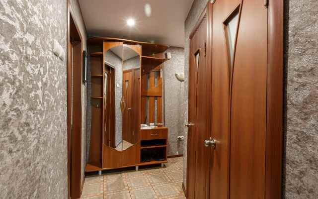 SmolSutki Novo-Chernushenskiy pereulok 1/2 (2komn) Flat