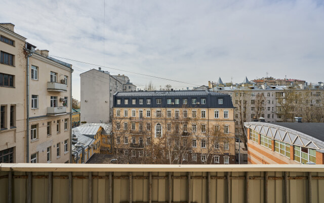 4-Komnatnye Na Chistykh Prudakh Apartments
