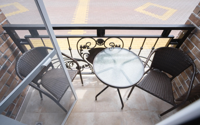 Red Apartments Art Layt Siti Mone Apartments