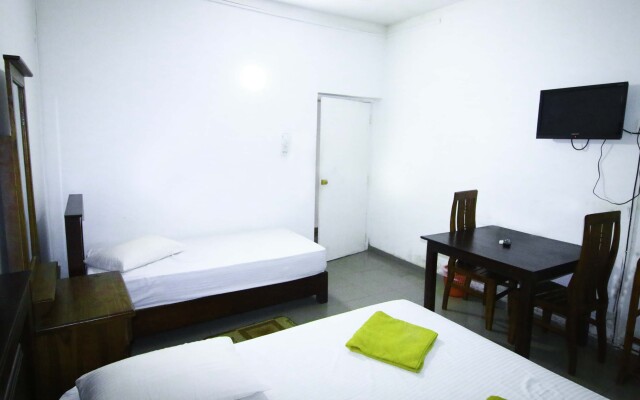Yoho Solid Polhengoda Hotel