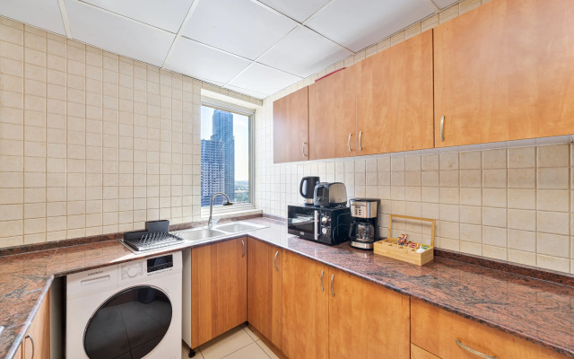 Marcopolo - Lavish 2BR next to Metro & Tram Apartments
