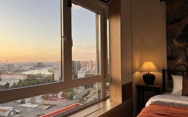 Квартира Дизайнерская студия с видом на главную реку Москвы