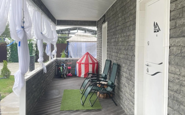 Частный дом с Теплым Бассейном и Баней на Дровах