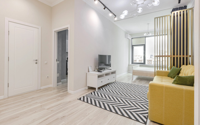 Avenue 5 Apartments