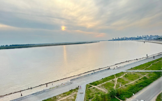 Amur Naberezhnaya Flat