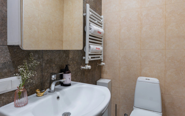 Keygo #0158 1 Spalnya, Balkon, v Tsentre Goroda Apartments