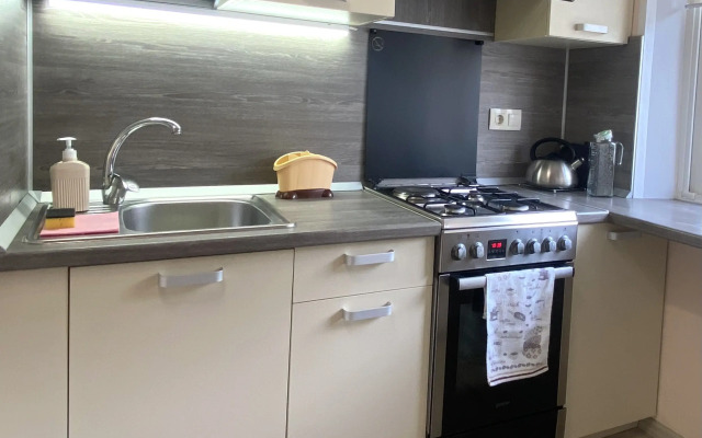 V Tsentre Khosty Flat