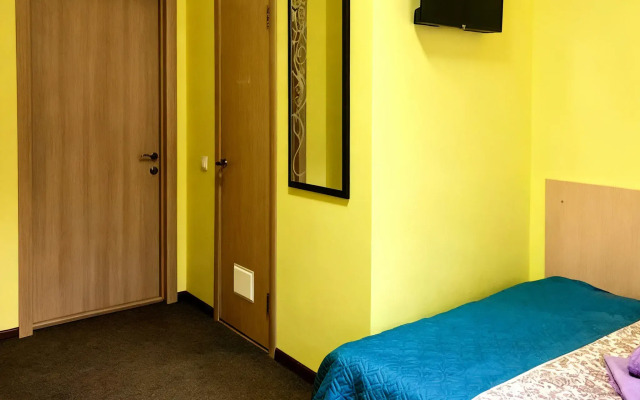 Отель Янрус