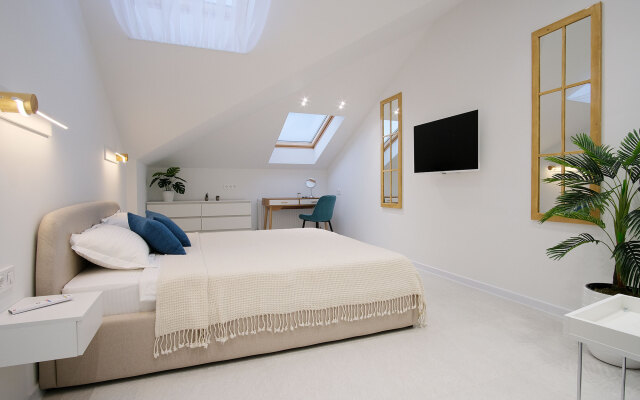 Апартаменты Дизайнерская мансарда в 150 метрах от моря