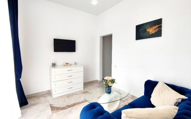 Dvukhkomnatnyye Klassik s Balkonom i Vidom na More Apartments