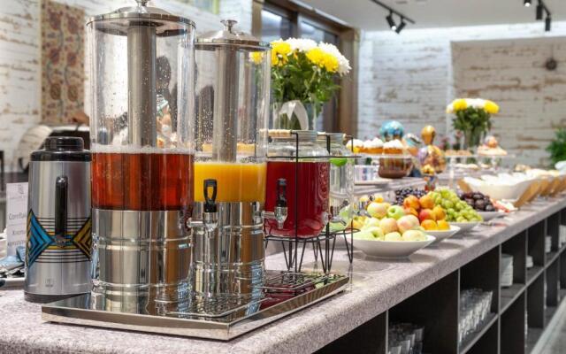 Paradise Plaza Luxury Hotel
