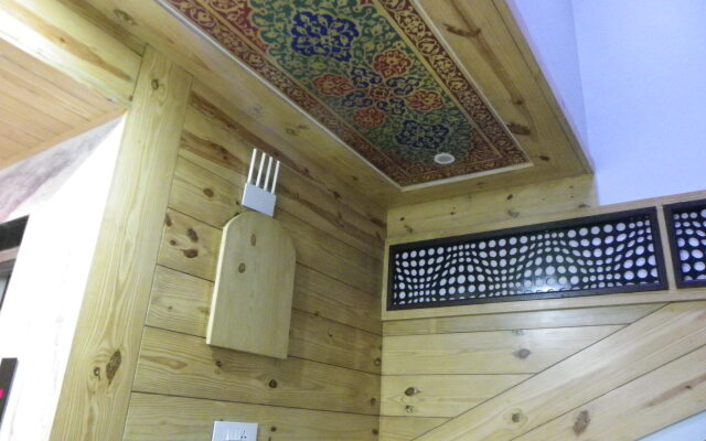 The Lodge B & B