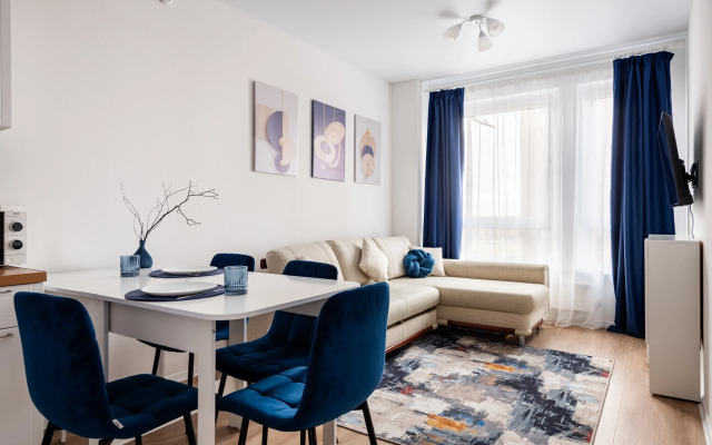 Uyutnaya evrodvushka s bol'shim divanom Flat