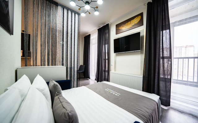 Inndays na Shosse v Lavriki 53k2 Apartments