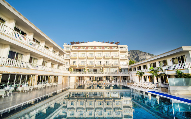 La Perla Kemer All Inclusive Hotel
