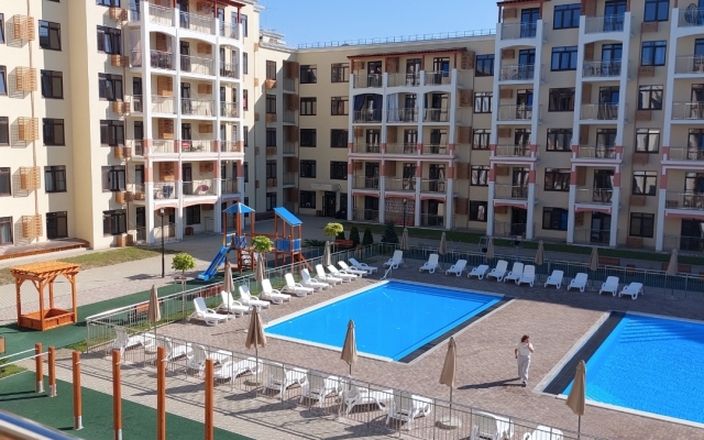 Uyutnaya Studiya S Terrasoy V Zhk Kholidej Khaus Flat
