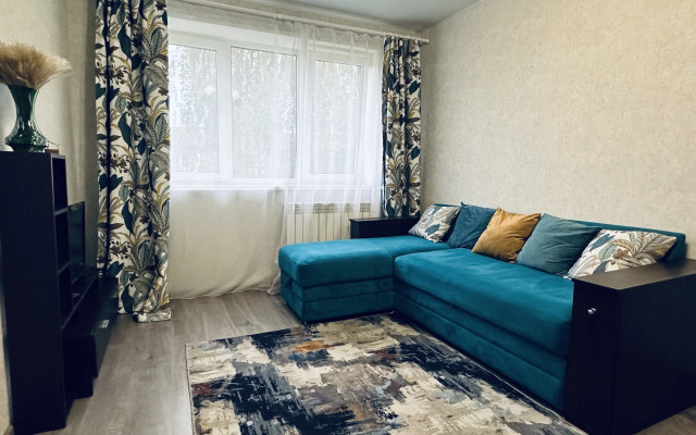 V Tsentre Ryadom s Naberezhnoy i Dostoprimechatelnostyami Flat