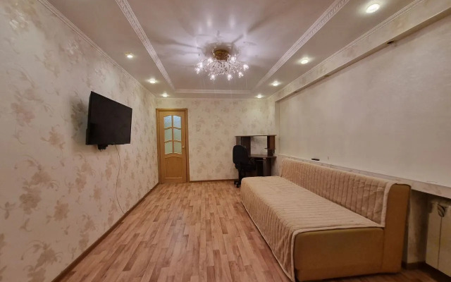 Na Lva Tolstogo Flat