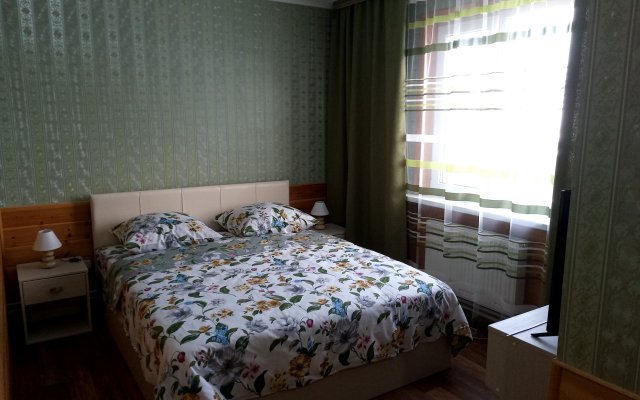 Na Lugovoy Guest House