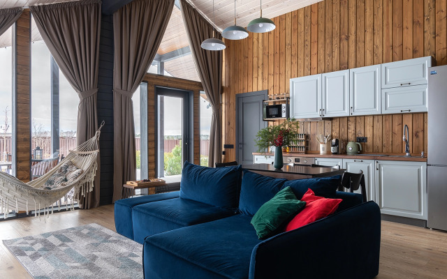 Zeleny Lug Private house