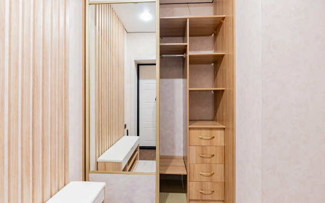 Апартаменты Стильная Евротрешка с Ретро-Проигрывателем