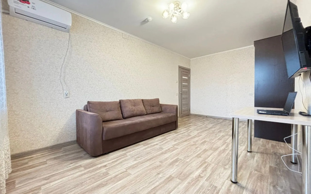 Amur Naberezhnaya Flat