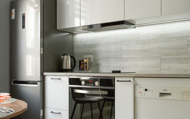 Na prospekte Astrakhova dom 10 Flat