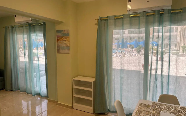 Апартаменты Tiba Golden Resort с личным пляжем