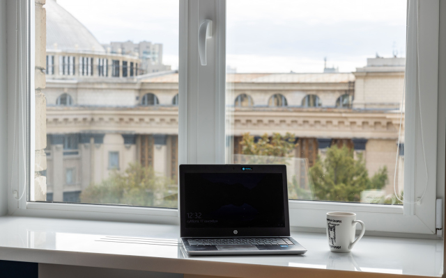 2-room with a balcony overlooking the Opera House flat