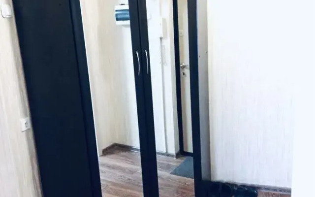 Na Ulitse Bratyev Kashirinykh 111 Flat