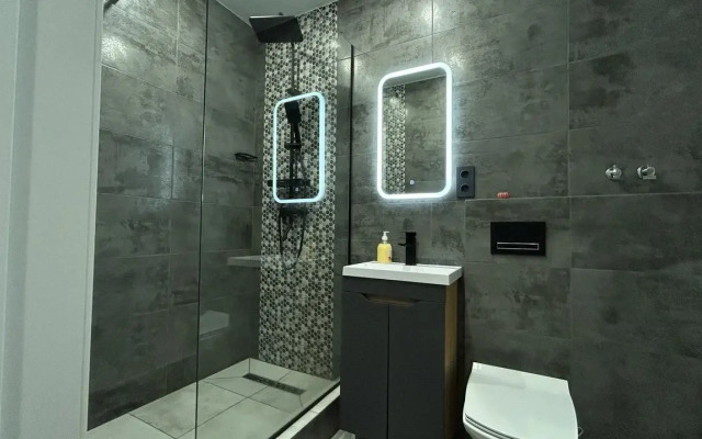 Квартира Уютная студия не далеко от аэропорта имени Покрышкина