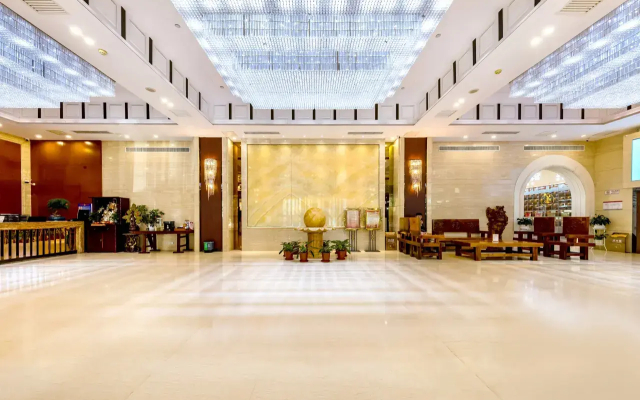 Отель Tomorrow Wuzhou Beijing West Railway Station Lize Business District