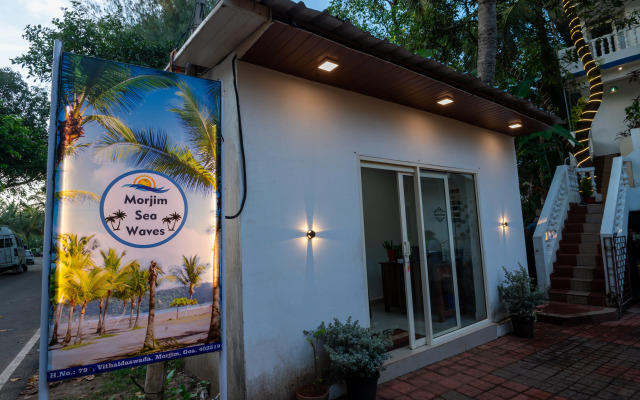 Morjim Sea Waves Hotel