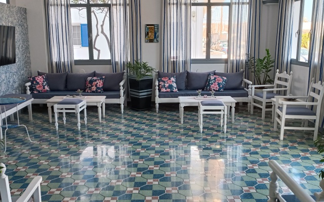 Отель Serifos Beach