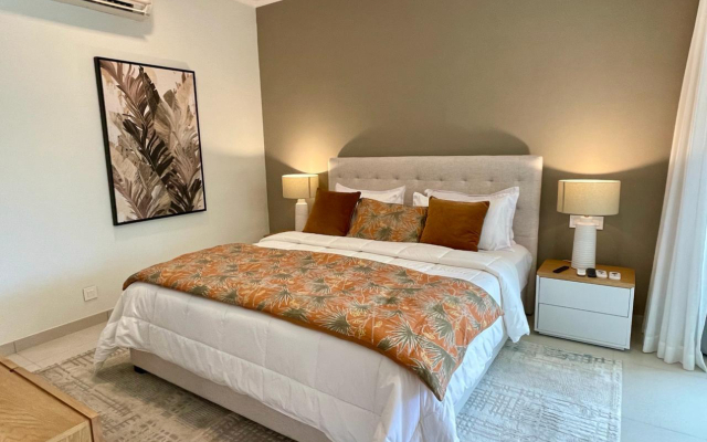 Ocean Legend Apartments