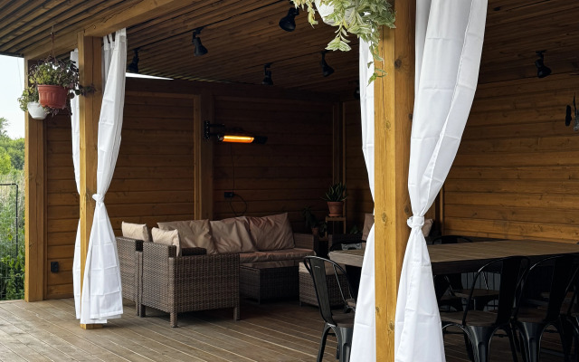 Частный дом Барнхауз с сауной и уличным джакузи