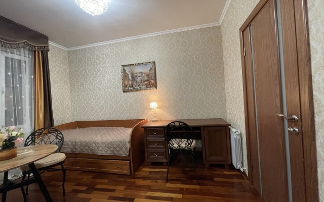 2-Kh Komnatnaya v Tsentre Goroda Flat