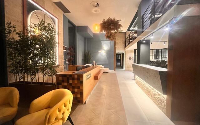 Invictus Hotel
