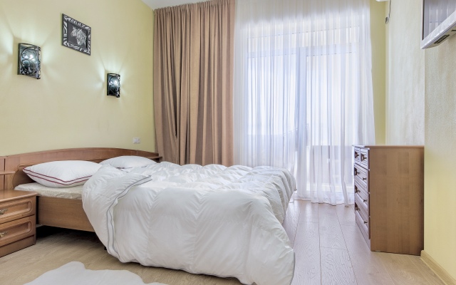 Pervaya Liniya Naberezhnoy Apartments