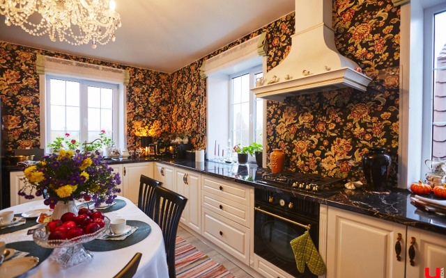 Частный дом Уютный светлый  дом в окружении природы