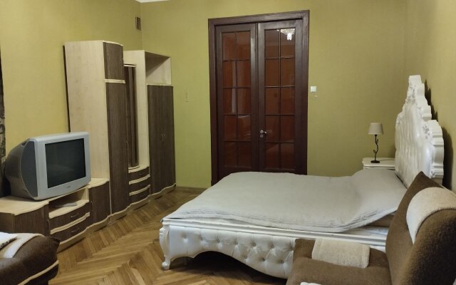 Muzyka Krysh Guest House