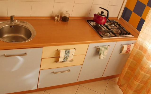 Na Ul Sevastopolskaya 32 Flat