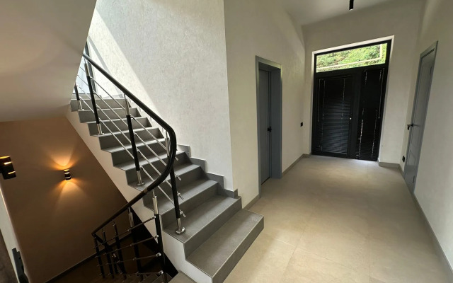Izumrud 2 Villa