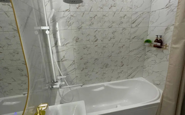 Dizayn Kudrovo s Kachelyyu Apartments