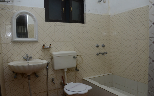 Lake Retreat Bhimtal Guest House